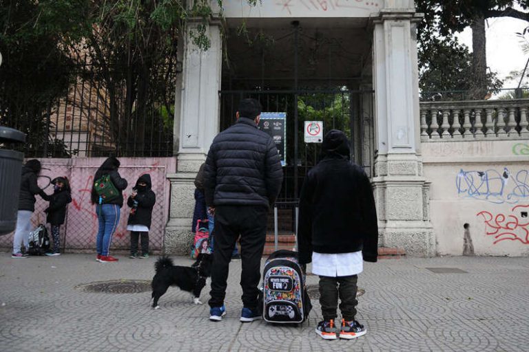 El Gobierno porteño evalúa cambiar el protocolo en las escuelas