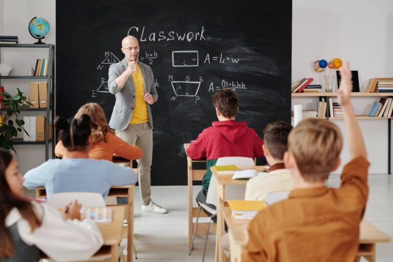 Escolaridad: una encuesta analizó cuáles son las expectativas con respecto al ciclo escolar en barrios populares de Argentina